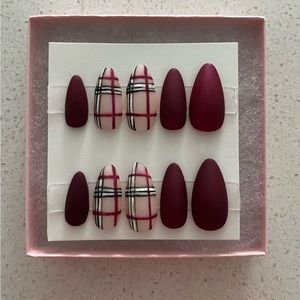 NEW ALMOND SHAPED PRESS ONS